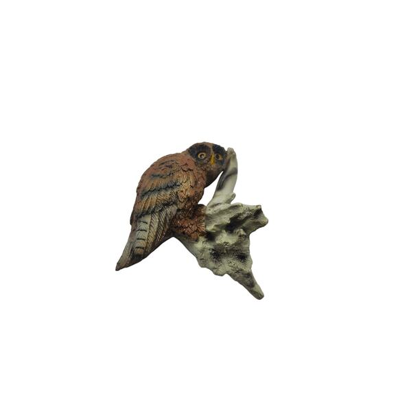 Vintage 3-D Realistic Owl Magnet Rubber Hand-Painted Bird of Prey Fridge Decor - Picture 1 of 8